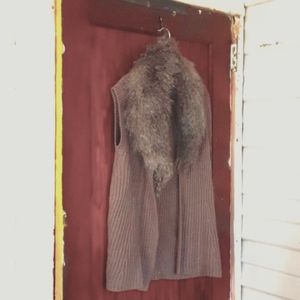 Chicos sz 0 wool blend ribbed vest with faux fur removable color pit 18 inches
